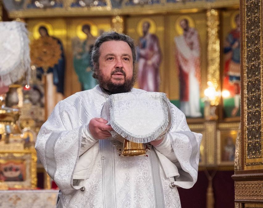 Во Вселенскую родительскую субботу епископ Авксентий совершил Литургию в храме иконы Божьей Матери «Всех скорбящих Радость» города Минска