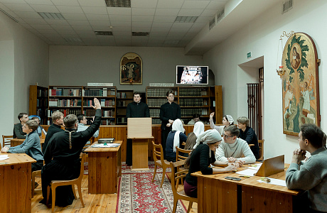 В Минской духовной семинарии состоялась интеллектуальная игра «Что? Где? Когда?»