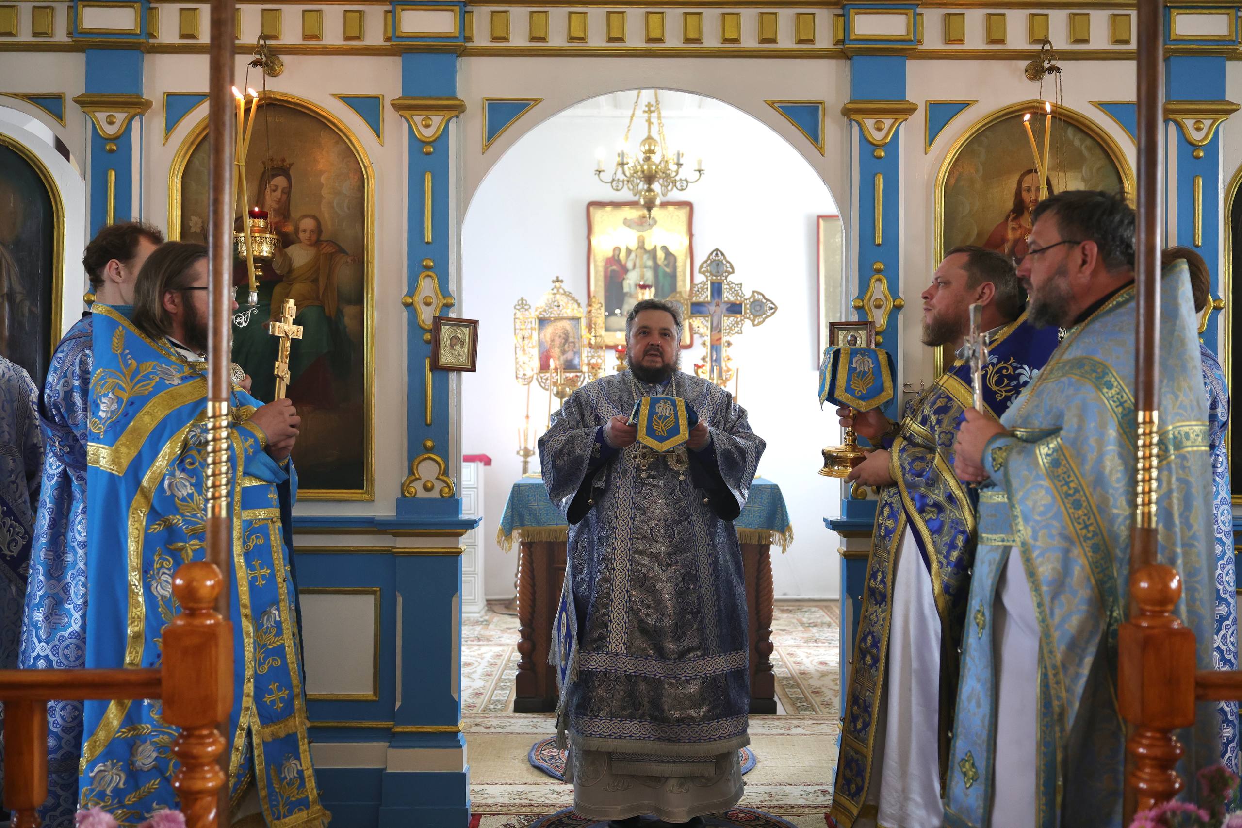 Епископ Авксентий совершил Божественную литургию в праздник Покрова Пресвятой Богородицы в городе Клецке