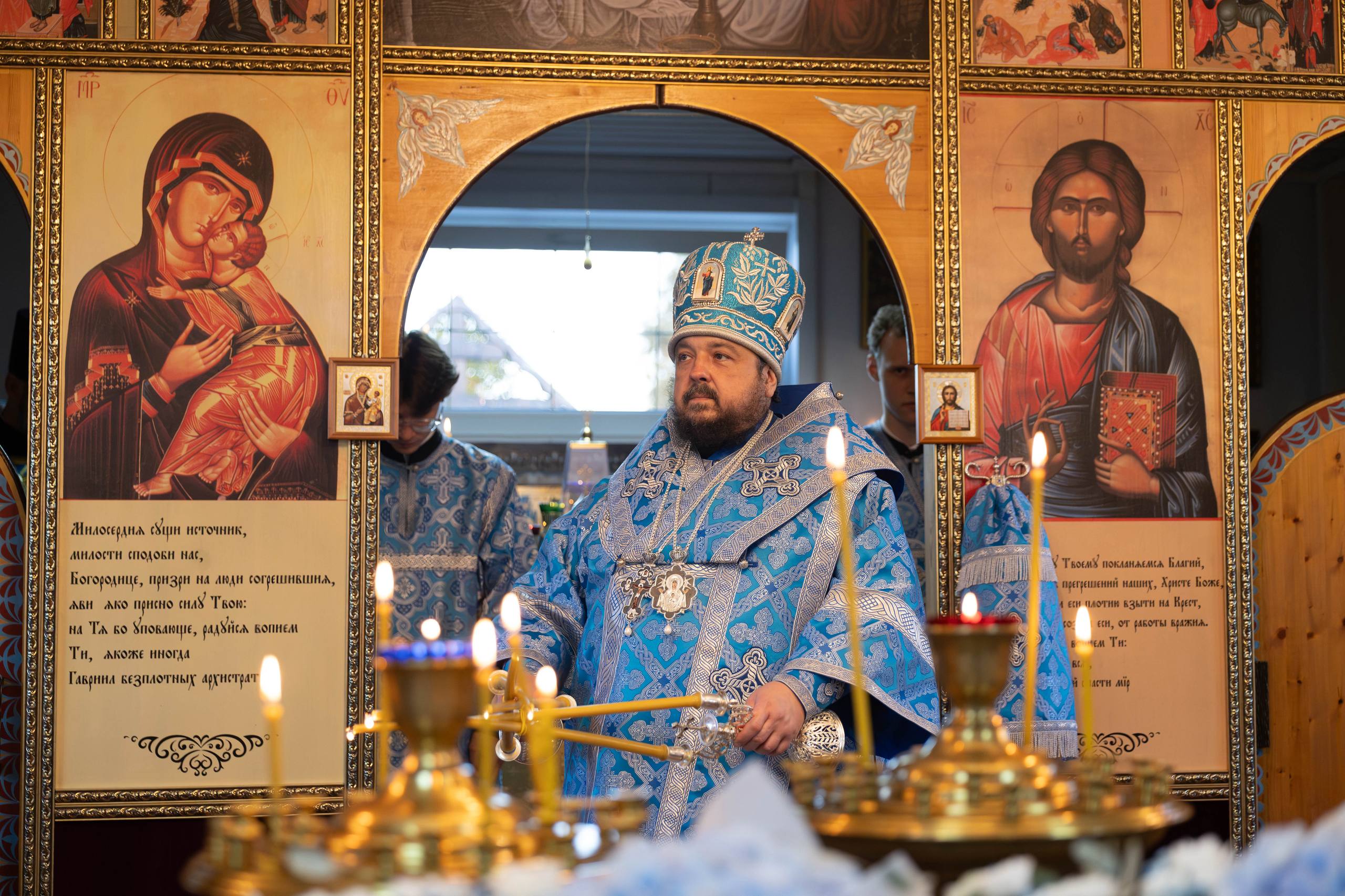 В канун праздника Успения Божией Матери епископ Авксентий совершил всенощное бдение в храме Успения Пресвятой Богородицы города Минска