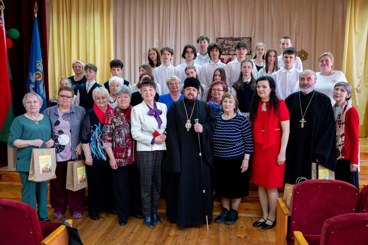 Епископ Авксентий посетил Пасхальный концерт в школе №179 города Минска