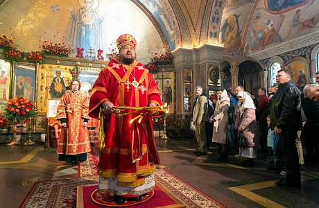 Во вторник Светлой седмицы епископ Авксентий совершил Литургию в храме иконы Божией Матери "Державная" Свято-Елисаветинского монастыря города Минска