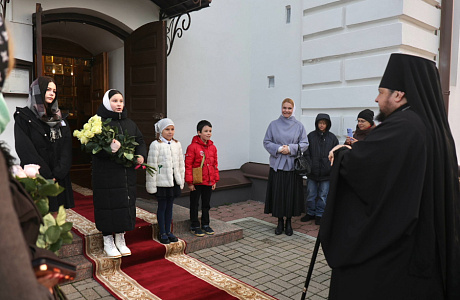 Епископ Несвижский Авксентий совершил Божественную литургию в кафедральном соборе Преображения Господня г. Заславля