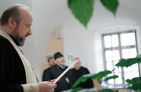 В честь 130-летия со дня рождения архиепископа Ермогена (Голубева) в духовной школе была совершена заупокойная лития