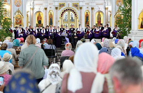 В Успенском кафедральном соборе Витебска в рамках празднования 220-летия Витебской духовной семинарии выступил Оренбургский камерный хор