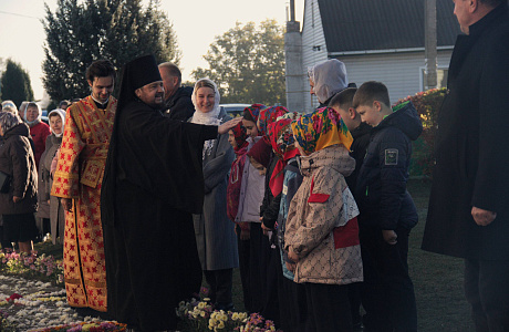 В день памяти священномученика Дионисия Ареопагита епископ Авксентий совершил Литургию в одноименном храме в агрогороде Заостровечье Клецкого района