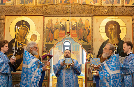 В день отдания праздника Успения Пресвятой Богородицы епископ Авксентий совершил Божественную литургию в Свято-Елисаветинском монастыре