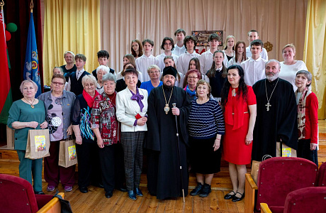 Епископ Авксентий посетил Пасхальный концерт в школе №179 города Минска