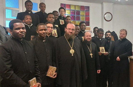 Патриарший экзарх Африки встретился со студентами Томской духовной семинарии из стран Африки